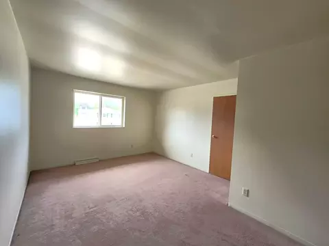 Bedroom - 722 N Hawthorne Dr, Appleton, WI 54915 photo 2 of 2