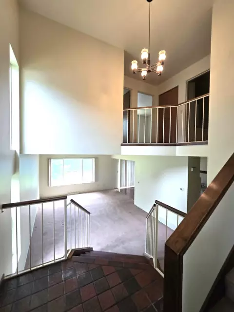 Living - 722 N Hawthorne Dr, Appleton, WI 54915 photo 1 of 4