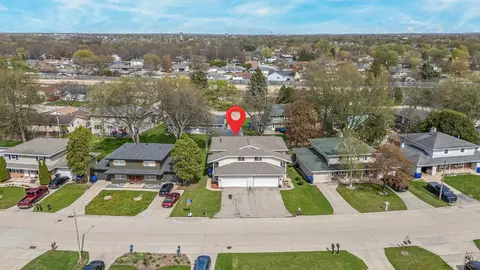 View/Area - 722 N Hawthorne Dr, Appleton, WI 54915 photo 2 of 5