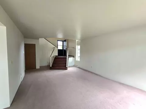 Living - 722 N Hawthorne Dr, Appleton, WI 54915 photo 3 of 4
