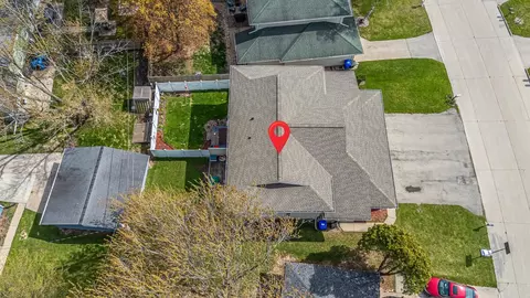 View/Area - 722 N Hawthorne Dr, Appleton, WI 54915 photo 3 of 5