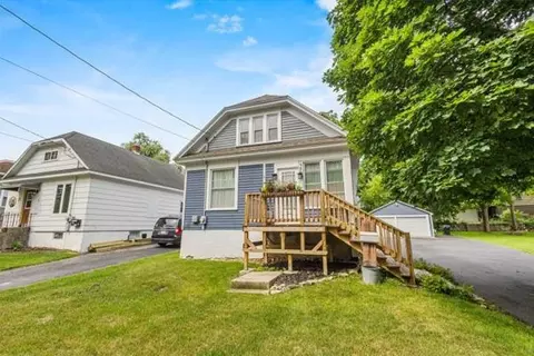 17 S Geneva Ave, Sturgeon Bay, WI 54235