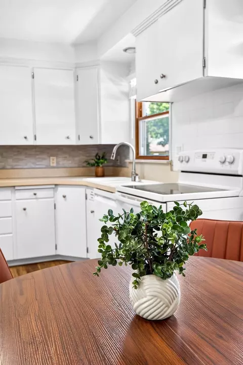 Kitchen - 804 E Maple St, Appleton, WI 54915 photo 3 of 5