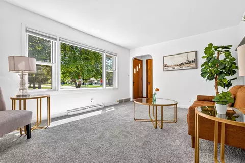 Living - 804 E Maple St, Appleton, WI 54915 photo 4 of 4