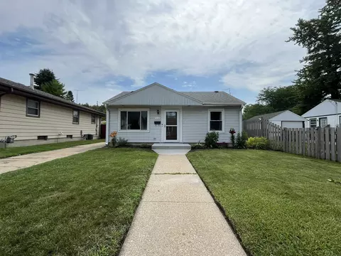 7737 10th Ave, Kenosha, WI 53143