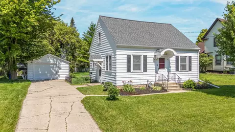 1406 S Ridge Rd, Green Bay, WI 54304