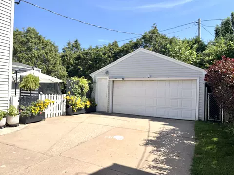 Exterior - 513 E Lindbergh St, Appleton, WI 54911 photo 4 of 7