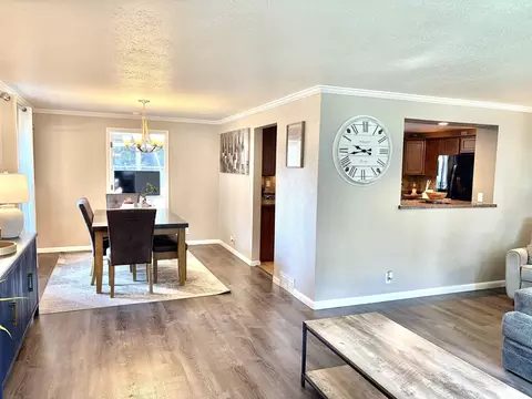 Dining - 513 E Lindbergh St, Appleton, WI 54911 photo 2 of 2