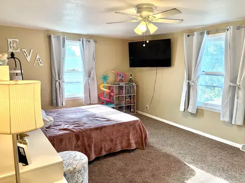 Bedroom - 513 E Lindbergh St, Appleton, WI 54911 photo 5 of 8