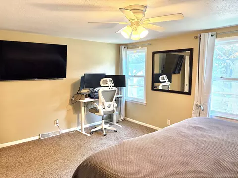 Bedroom - 513 E Lindbergh St, Appleton, WI 54911 photo 7 of 8