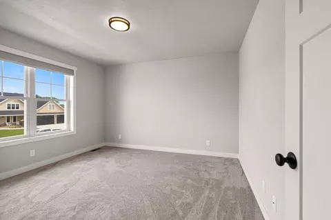 Bedroom - n9239 Laura St, Appleton, WI 54915 photo 8 of 9