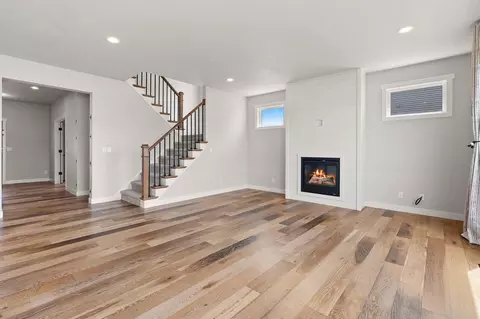 Living - n9239 Laura St, Appleton, WI 54915 photo 3 of 7
