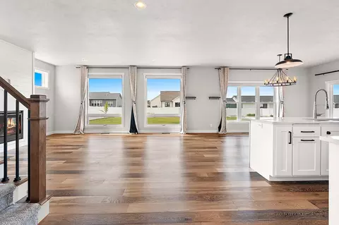 Living - n9239 Laura St, Appleton, WI 54915 photo 1 of 7