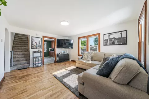 Living - 723 W Grant St, Appleton, WI 54914 photo 1 of 2
