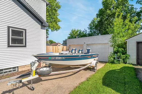 Exterior - 723 W Grant St, Appleton, WI 54914 photo 5 of 7