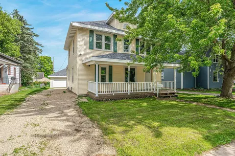 172 N Main St, Clintonville, WI 54929