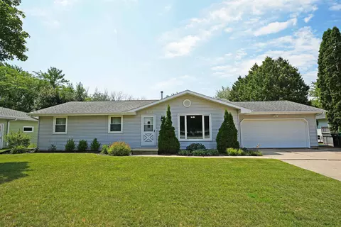 2915 Brookview Ct, Green Bay, WI 54313