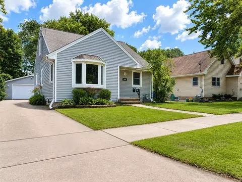 Exterior - 1844 S Jefferson St, Appleton, WI 54915 photo 5 of 11