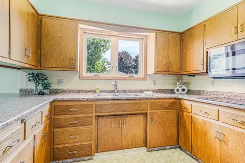 Kitchen - 3332 W 1st Ave, Appleton, WI 54914 photo 2 of 4