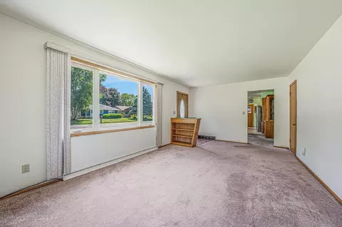 Living - 3332 W 1st Ave, Appleton, WI 54914 photo 3 of 4