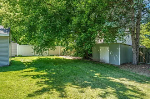 Exterior - 3332 W 1st Ave, Appleton, WI 54914 photo 4 of 7