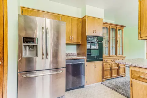 Kitchen - 3332 W 1st Ave, Appleton, WI 54914 photo 3 of 4