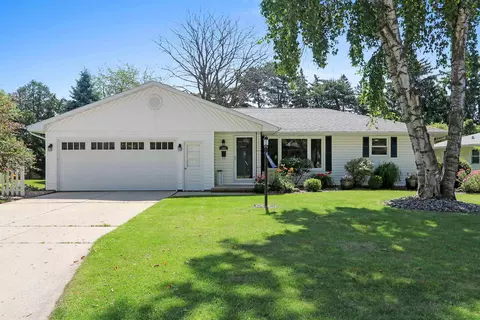 1421 Argonne Dr, Green Bay, WI 54304