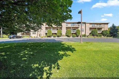 1600 Rustic Oaks Ct #23, Green Bay, WI 54301