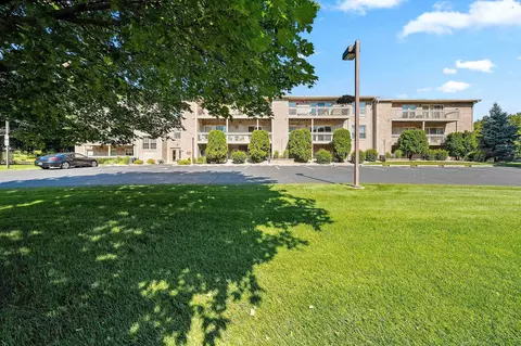 1600 Rustic Oaks Ct #23, Green Bay, WI 54301