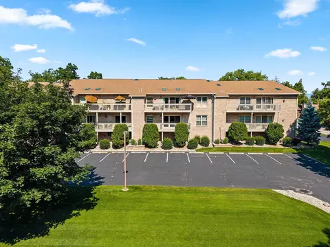 1600 Rustic Oaks Ct #23, Green Bay, WI 54301