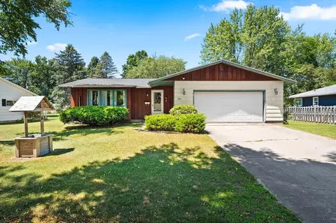 461 Wells Ave, Peshtigo, WI 54157