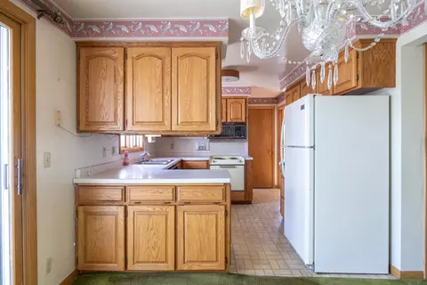 Kitchen - 420 W Lindbergh St, Appleton, WI 54911 photo 2 of 4