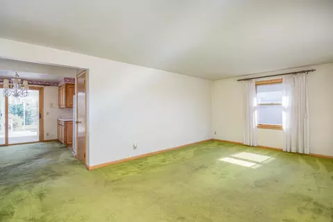 Living - 420 W Lindbergh St, Appleton, WI 54911 photo 3 of 3