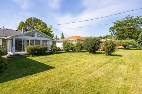 Exterior - 420 W Lindbergh St, Appleton, WI 54911 photo 2 of 10