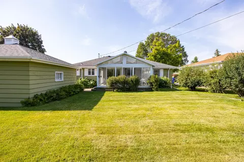Exterior - 420 W Lindbergh St, Appleton, WI 54911 photo 7 of 10