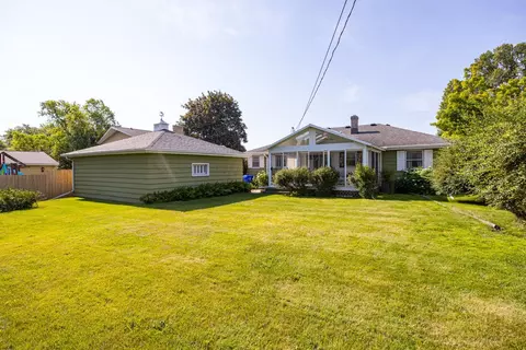 Exterior - 420 W Lindbergh St, Appleton, WI 54911 photo 6 of 10