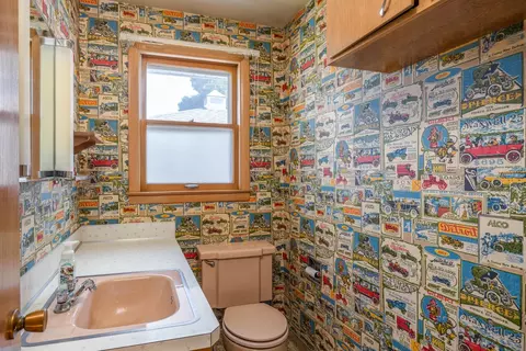 Bath - 420 W Lindbergh St, Appleton, WI 54911 photo 2 of 2