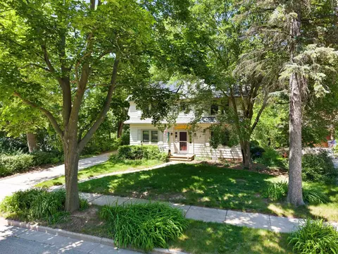 Exterior - 932 E Commercial St, Appleton, WI 54911 photo 10 of 14