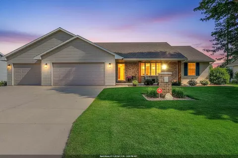 3125 Beth Dr, Green Bay, WI 54311