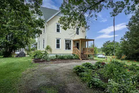 9511 Old Rd, Fremont, WI 54940