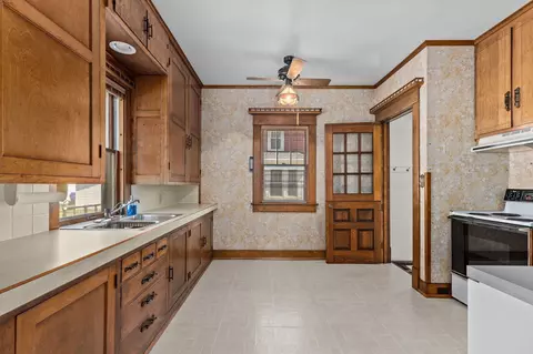 Kitchen - 1113 N State St, Appleton, WI 54915 photo 4 of 6