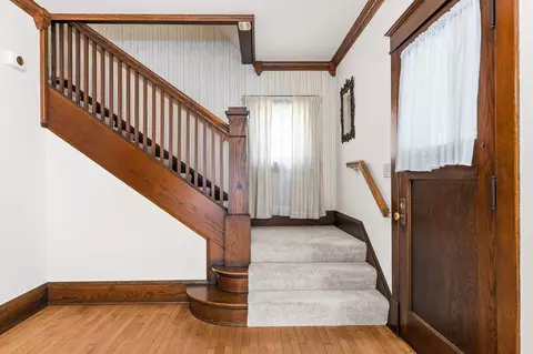Entry Way - 1113 N State St, Appleton, WI 54915 photo 4 of 6
