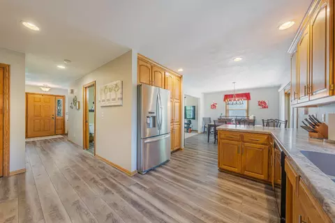 Entry Way - w2434 Snowberry Drive, Appleton, WI 54915 photo 2 of 6