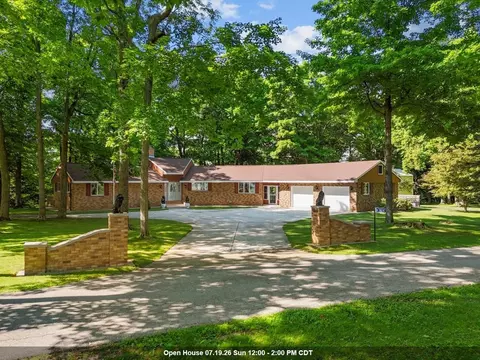 w7829 Oakcrest Drive, Hortonville, WI 54944