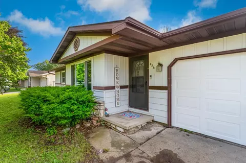 436 Robert Ln, Green Bay, WI 54311