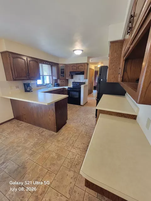Kitchen - 1101 E Meadow Grove Blvd, Appleton, WI 54915 photo 2 of 4