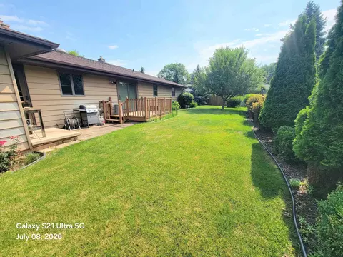 Exterior - 1101 E Meadow Grove Blvd, Appleton, WI 54915 photo 5 of 6