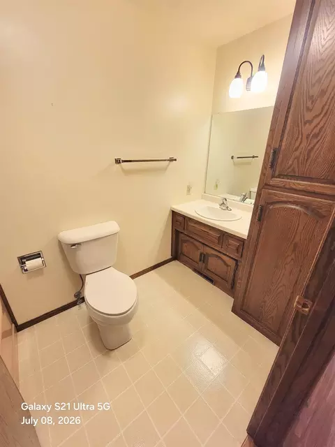 Bath - 1101 E Meadow Grove Blvd, Appleton, WI 54915 photo 2 of 5