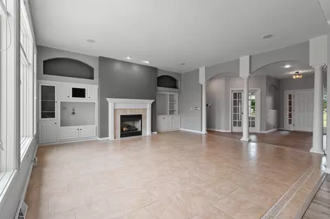 Living - 11 Corn Silk Ct, Wrightstown, WI 54180 photo 4 of 9
