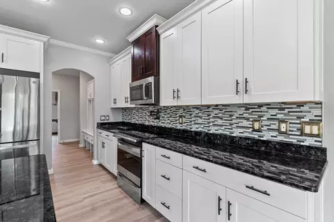 Kitchen - 11 Corn Silk Ct, Wrightstown, WI 54180 photo 5 of 9
